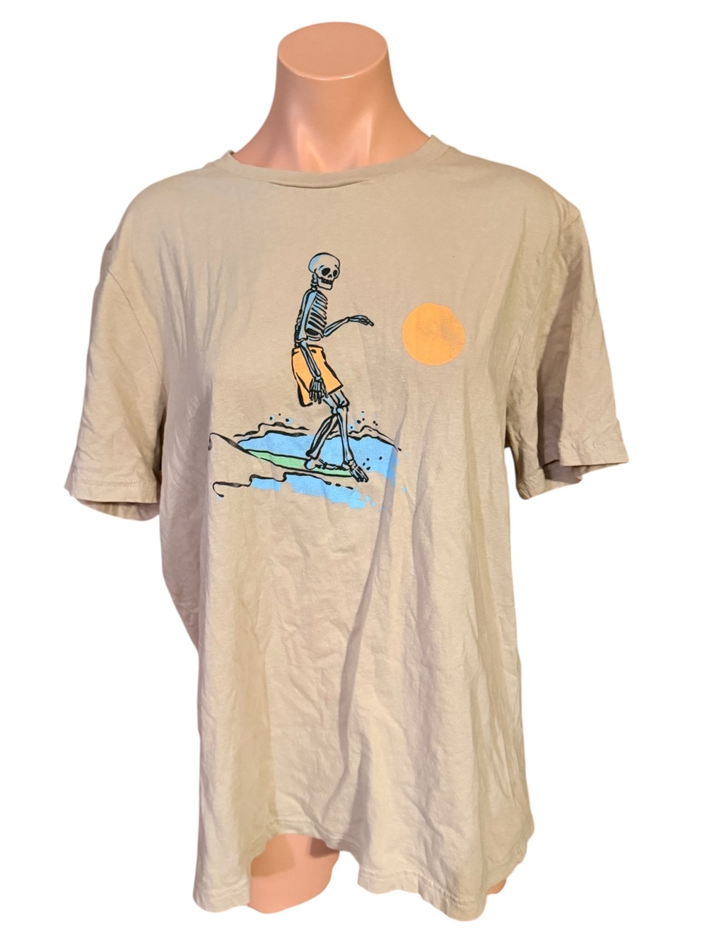 Old Navy Mens Large Tan Surfing Skeleton Graphic T-Shirt Soft Washed Beach
